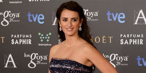 penelope cruz toppless